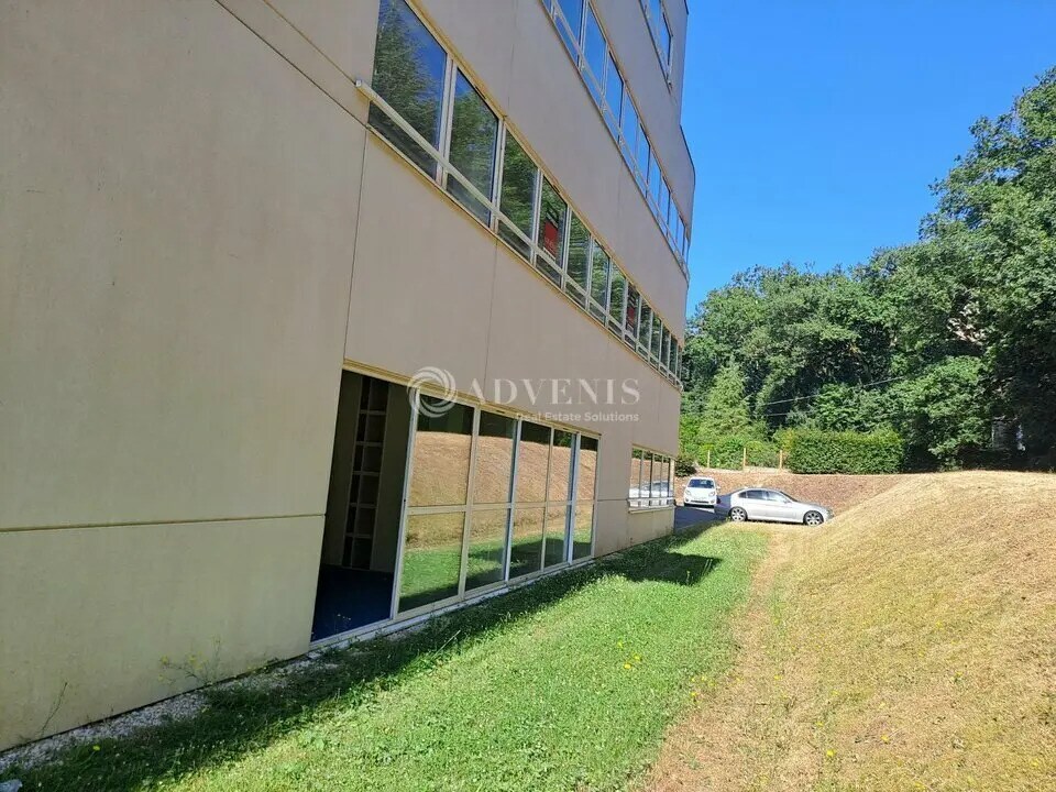 Office in Carquefou to rent Building Photo- Image 1 of 6