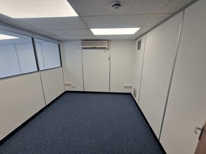 Horseshoe Rd, Reading to rent Interior Photo- Image 2 of 4