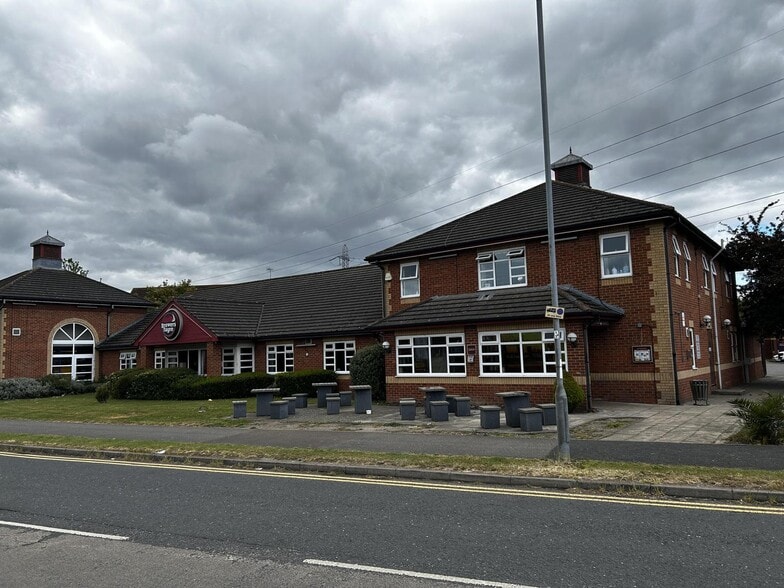 Howard Rd, Grays for sale - Primary Photo - Image 1 of 13