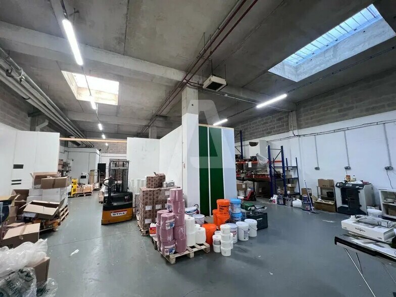 Light Industrial in Lognes to rent - Interior Photo - Image 3 of 4