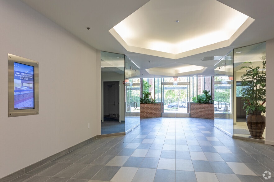 4443 Brookfield Corporate Dr, Chantilly, VA to rent - Building Photo - Image 2 of 12