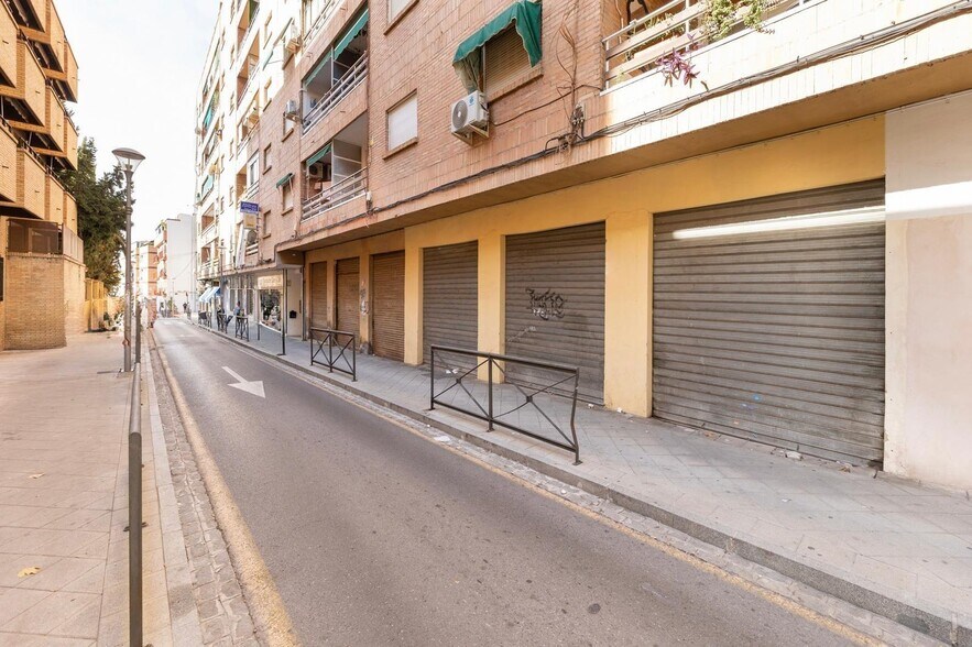 Calle Polo y Caña, 13, Granada, Granada for sale - Building Photo - Image 2 of 16