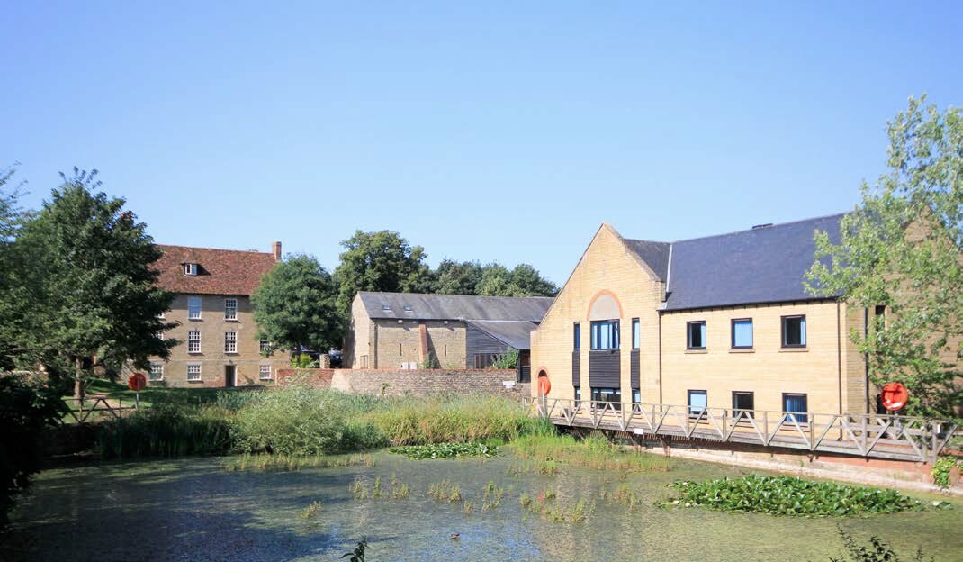 4-5 Warren Yard, Milton Keynes for sale Primary Photo- Image 1 of 1