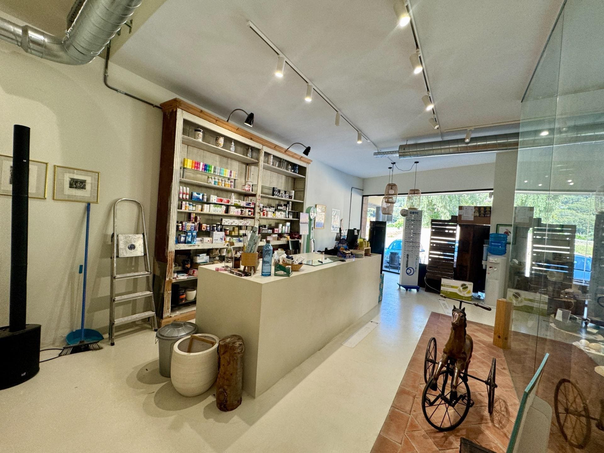 Retail in Cabrera de Mar, Barcelona to rent Interior Photo- Image 1 of 15