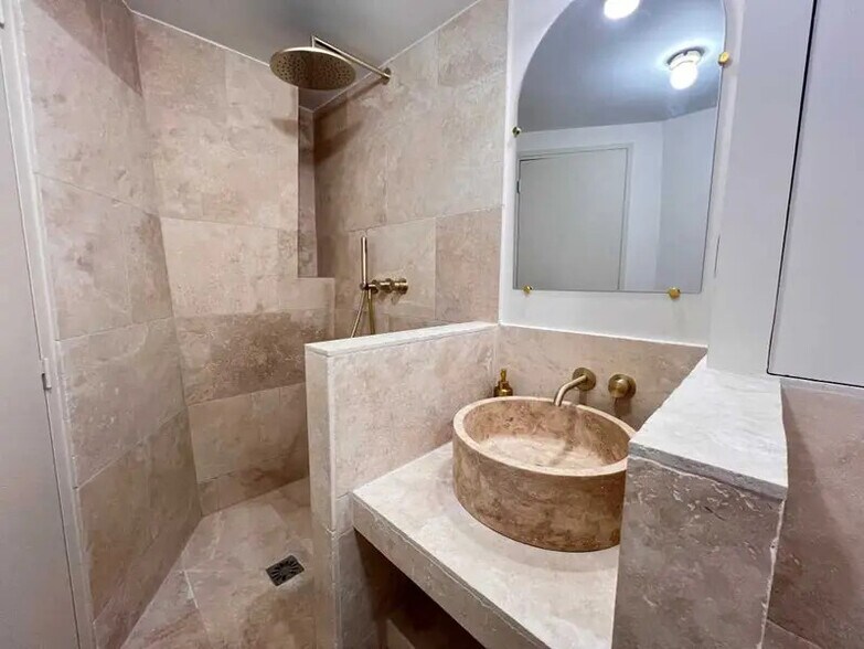 Office in Paris for sale - Building Photo - Image 3 of 8