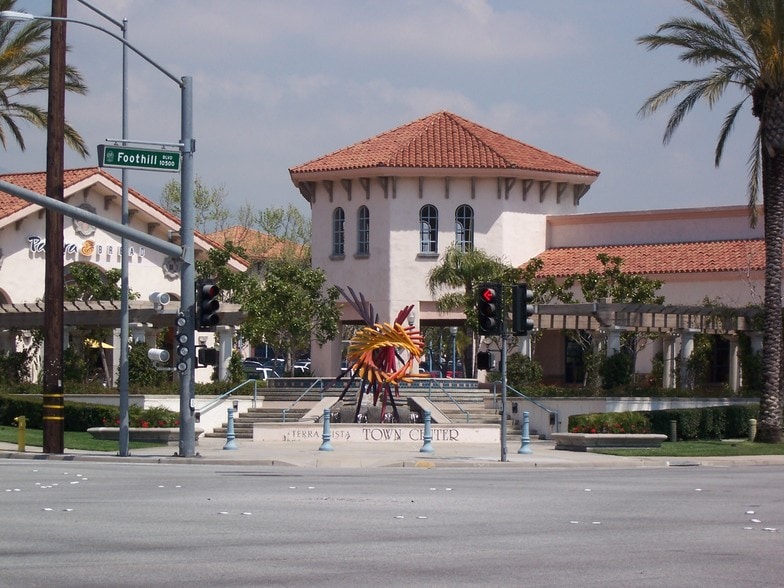 10570-10848 Foothill Blvd, Rancho Cucamonga, CA to rent - Building Photo - Image 2 of 8