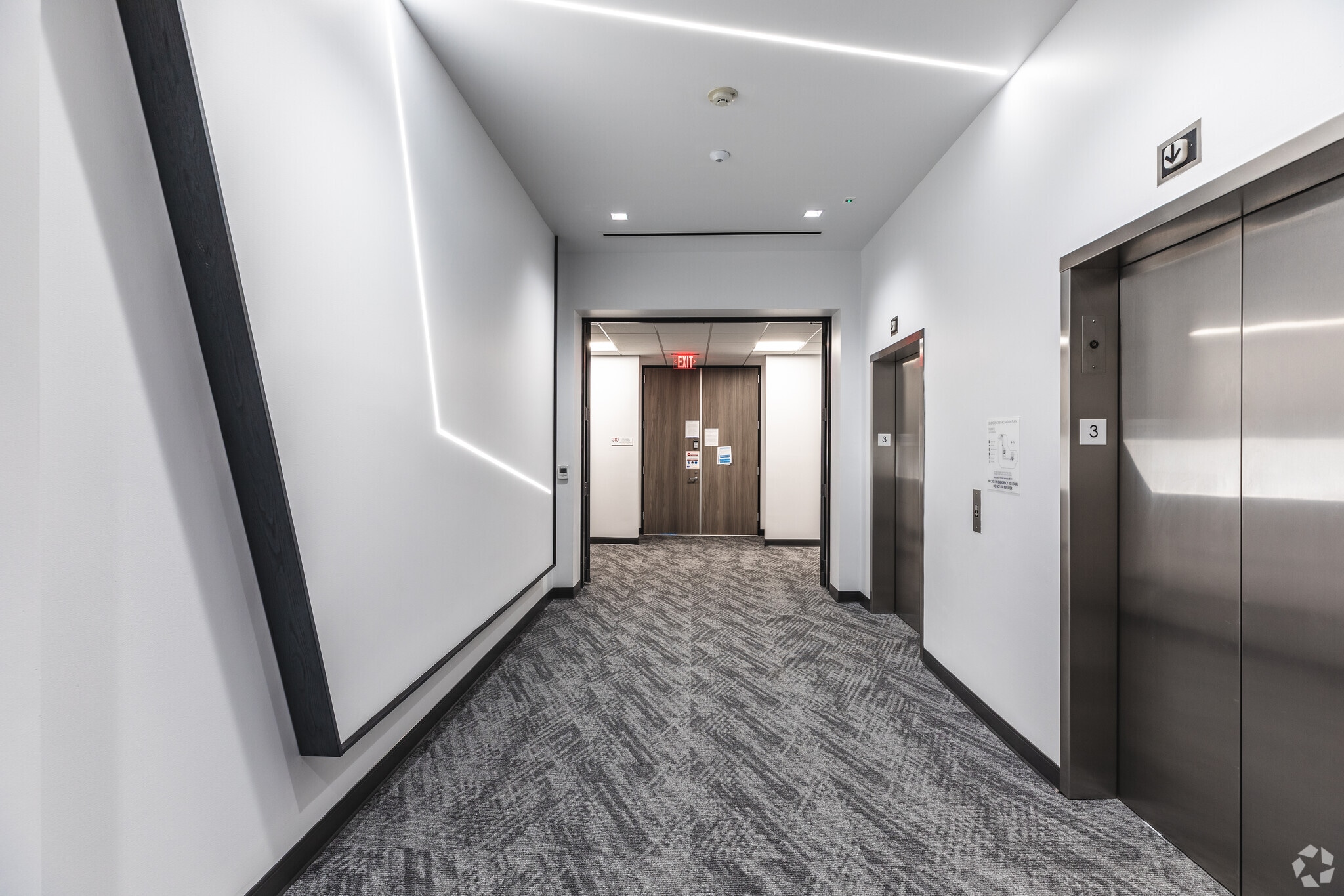 5575 Ruffin Rd, San Diego, CA to rent Interior Photo- Image 1 of 11