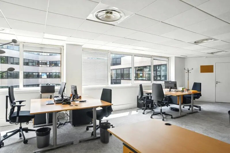 Office in Issy-les-Moulineaux to rent - Interior Photo - Image 2 of 10
