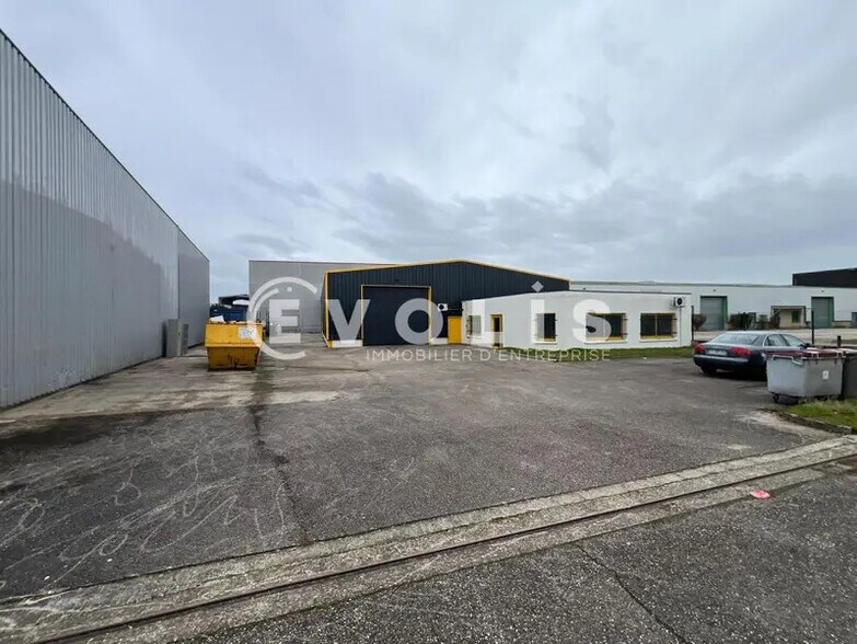Light Industrial in Pusignan to rent - Building Photo - Image 1 of 20
