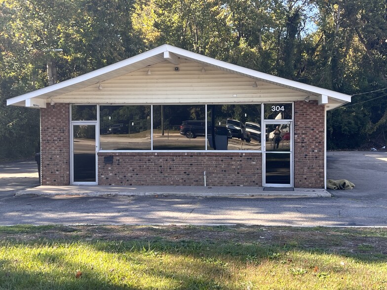 304 S Sandhills Blvd, Aberdeen, NC for rent - Building Photo - Image 2 of 8