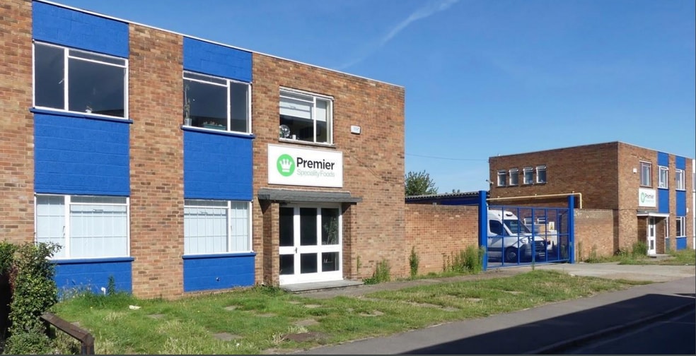 6-8 Arkwright Rd, Bicester for sale - Building Photo - Image 2 of 2