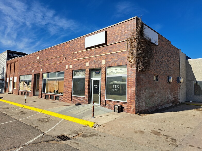 110 W 3rd St, McCook, NE for sale - Primary Photo - Image 1 of 1