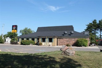 300 E Lakeshore Dr, Manistique, MI for sale Primary Photo- Image 1 of 1