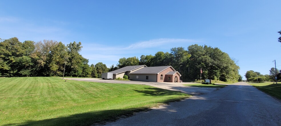 450 E Division Rd, Veedersburg, IN for sale - Building Photo - Image 1 of 1