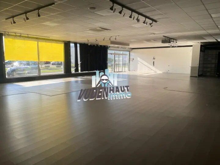 Retail in Portet-sur-Garonne to rent Building Photo- Image 1 of 10