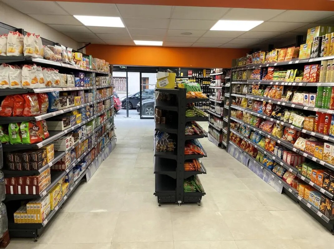 Retail in Eu for sale Building Photo- Image 1 of 8