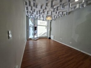 Retail in Madrid, Madrid to rent Interior Photo- Image 1 of 5