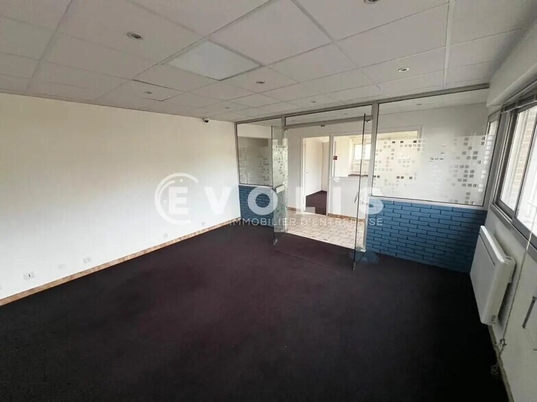 Office in Lisses to rent - Interior Photo - Image 3 of 8