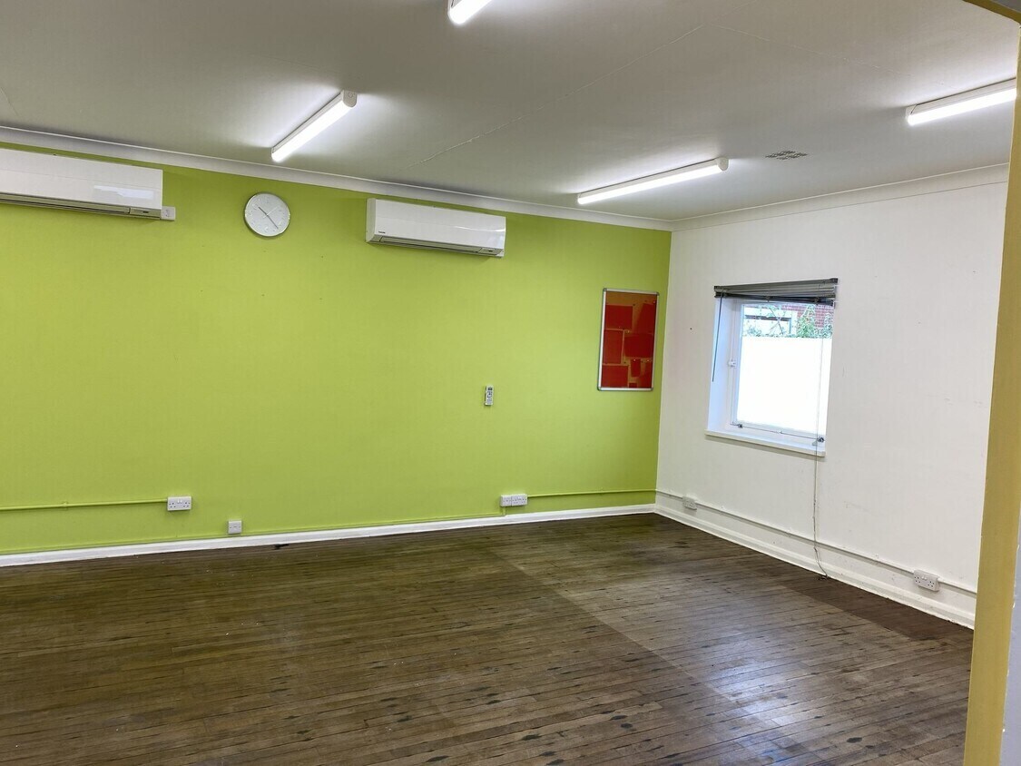 Tideway House, 1 Tideway House, Park Ln, Richmond to rent Interior Photo- Image 1 of 4