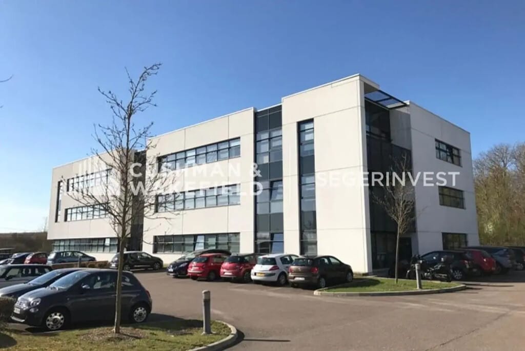 Location Bureaux 522 m² - Photo 1