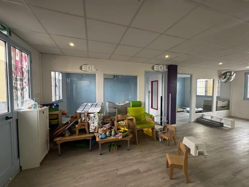 Office in Wissous to rent Building Photo- Image 1 of 5