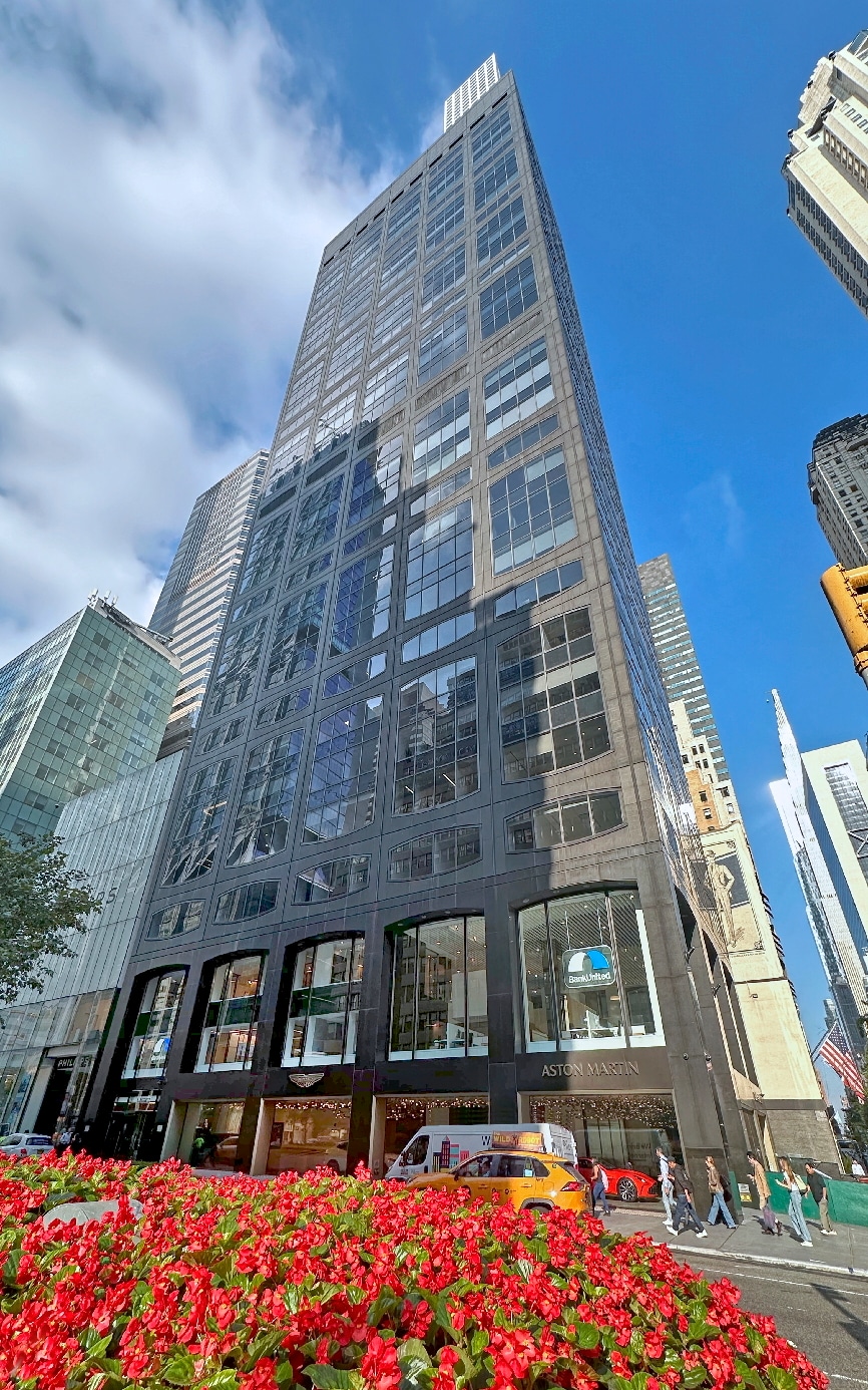 450 Park Ave, New York, NY to rent Building Photo- Image 1 of 11
