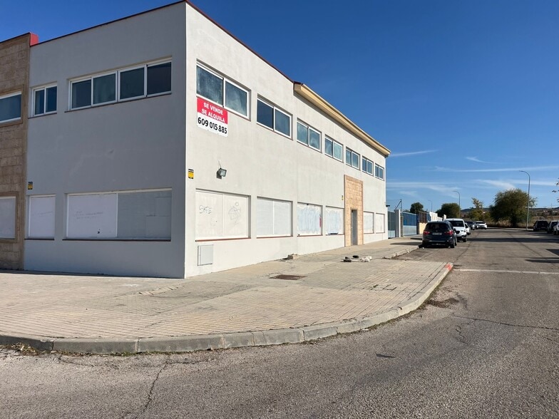 Calle Venecia, 2, Torres de la Alameda, Madrid to rent - Building Photo - Image 2 of 17