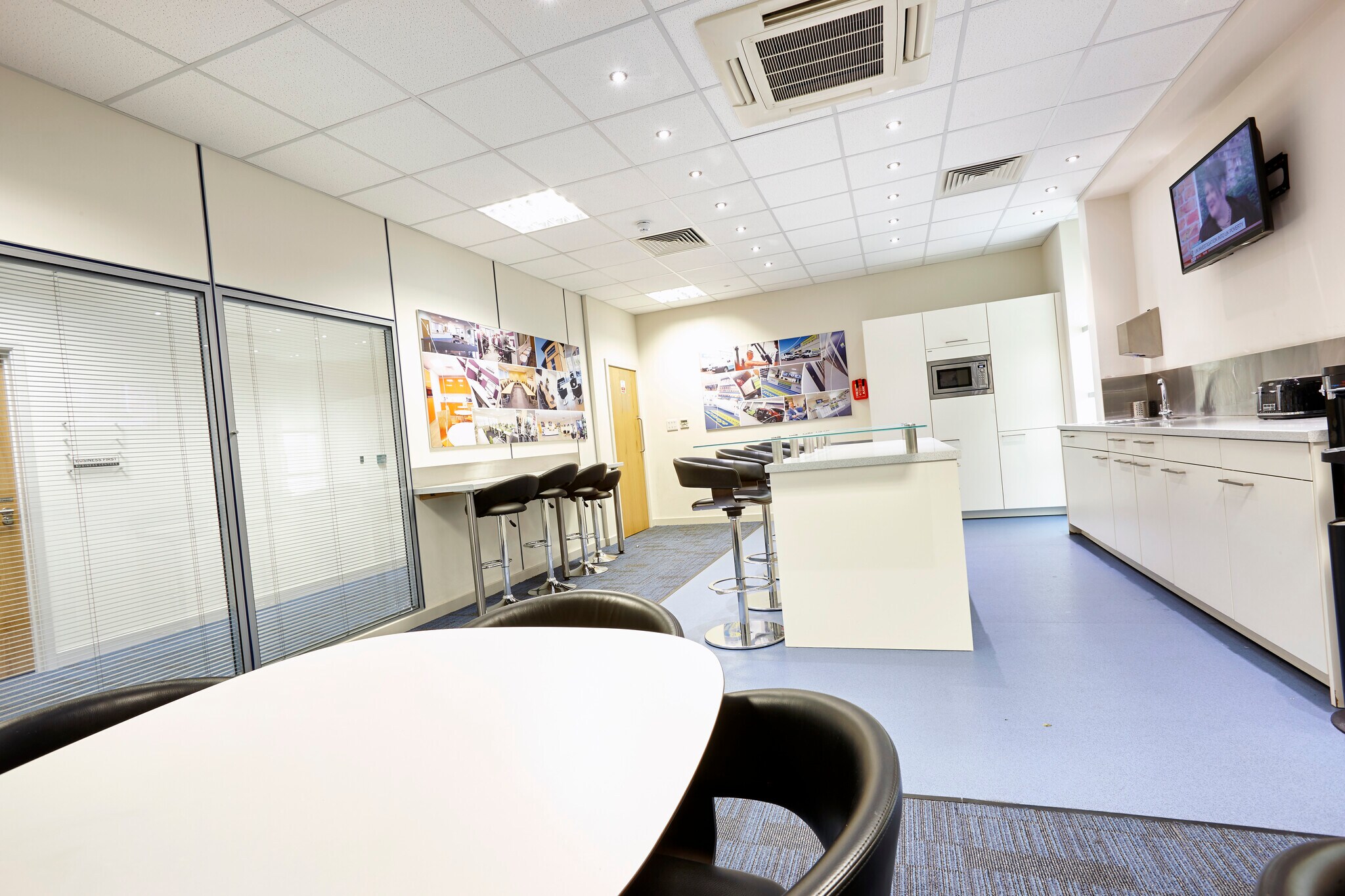 Burnbrae Rd, Linwood to rent Primary Photo- Image 1 of 29