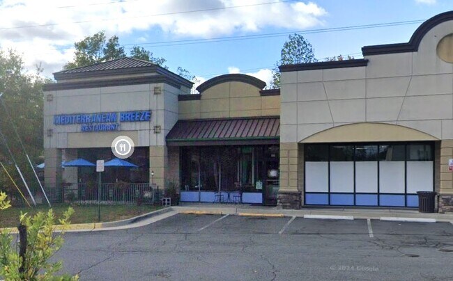 More details for 20693 Ashburn Rd, Ashburn, VA - Retail to Rent
