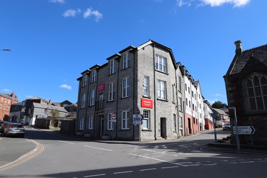 9 Western Rd, Launceston to rent - Building Photo - Image 1 of 3