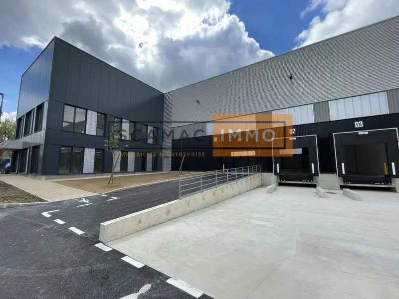 Industrial in La Courneuve to rent Building Photo- Image 1 of 6