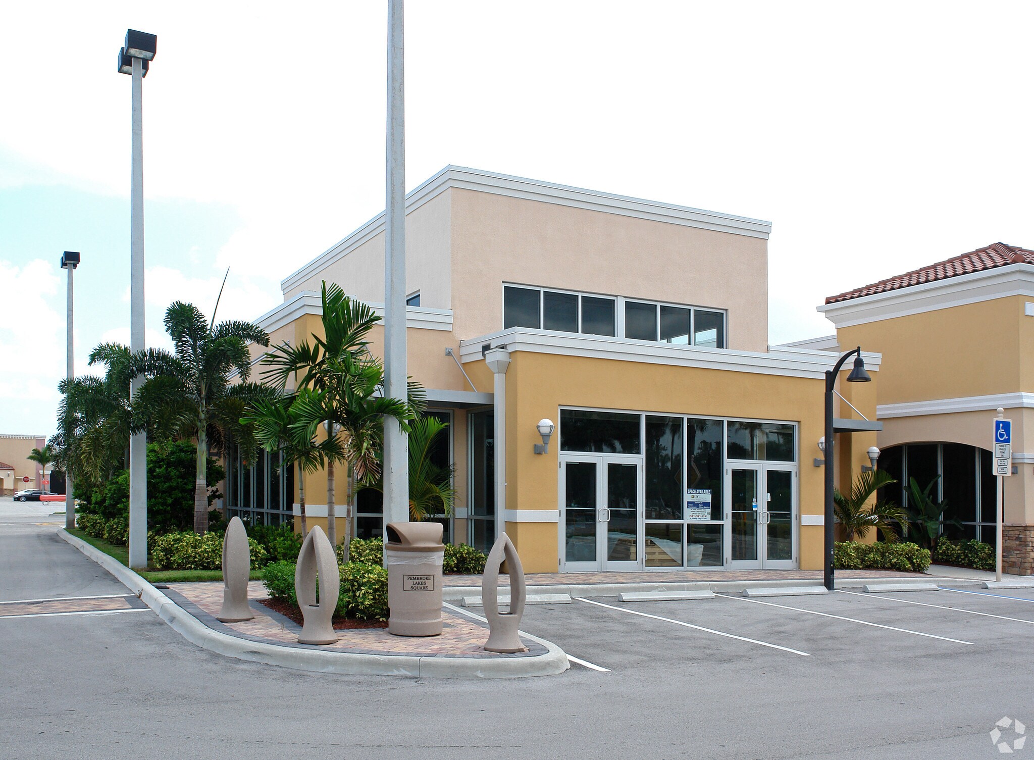 179 N Hiatus Rd, Pembroke Pines, FL for sale Primary Photo- Image 1 of 1