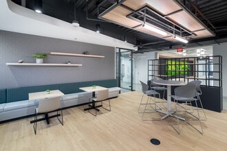 4401 N Fairfax Dr, Arlington, VA to rent Interior Photo- Image 2 of 9