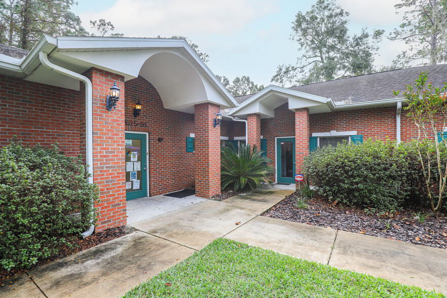 2025 SW 75th St, Gainesville, FL for rent - Building Photo - Image 1 of 24