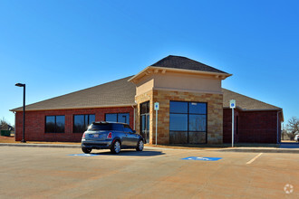 12221 NW Expressway, Yukon, OK for sale Primary Photo- Image 1 of 1