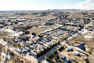 More details for 1010 Maple St, Chadron, NE - Residential for Sale