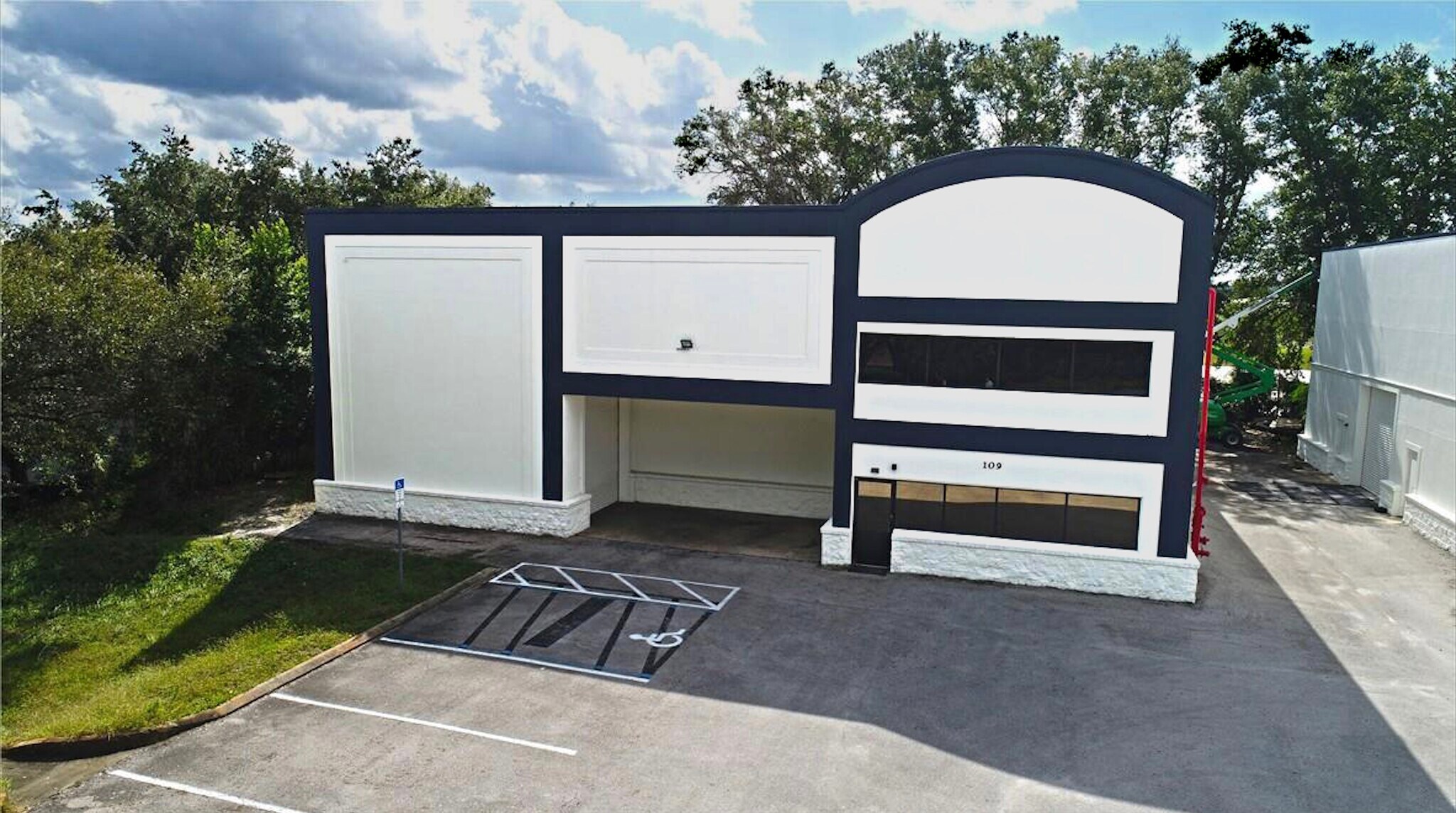 109-115 Commerce St, Lake Mary, FL to rent Building Photo- Image 1 of 33