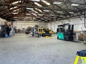 Spearfish Rd, Southampton to rent Interior Photo- Image 2 of 6