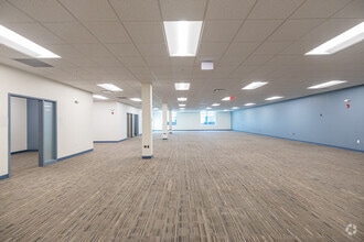 75 Sylvan St, Danvers, MA to rent Interior Photo- Image 2 of 9