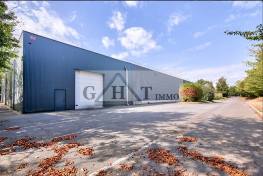 Industrial in Tremblay-en-France to rent - Building Photo - Image 3 of 10