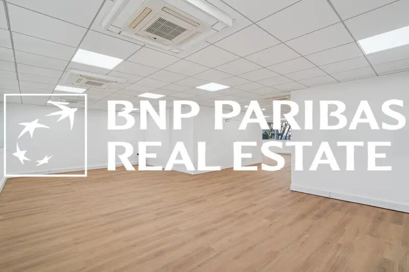 Office in Courbevoie to rent - Interior Photo - Image 2 of 8