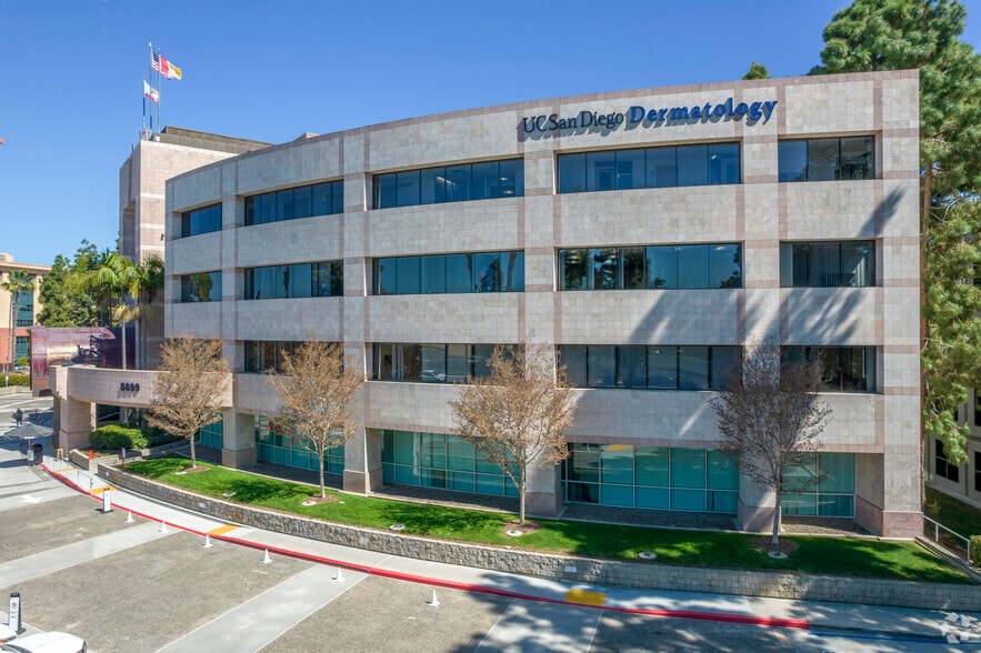 8899 University Center Ln, San Diego, CA to rent - Building Photo - Image 2 of 7