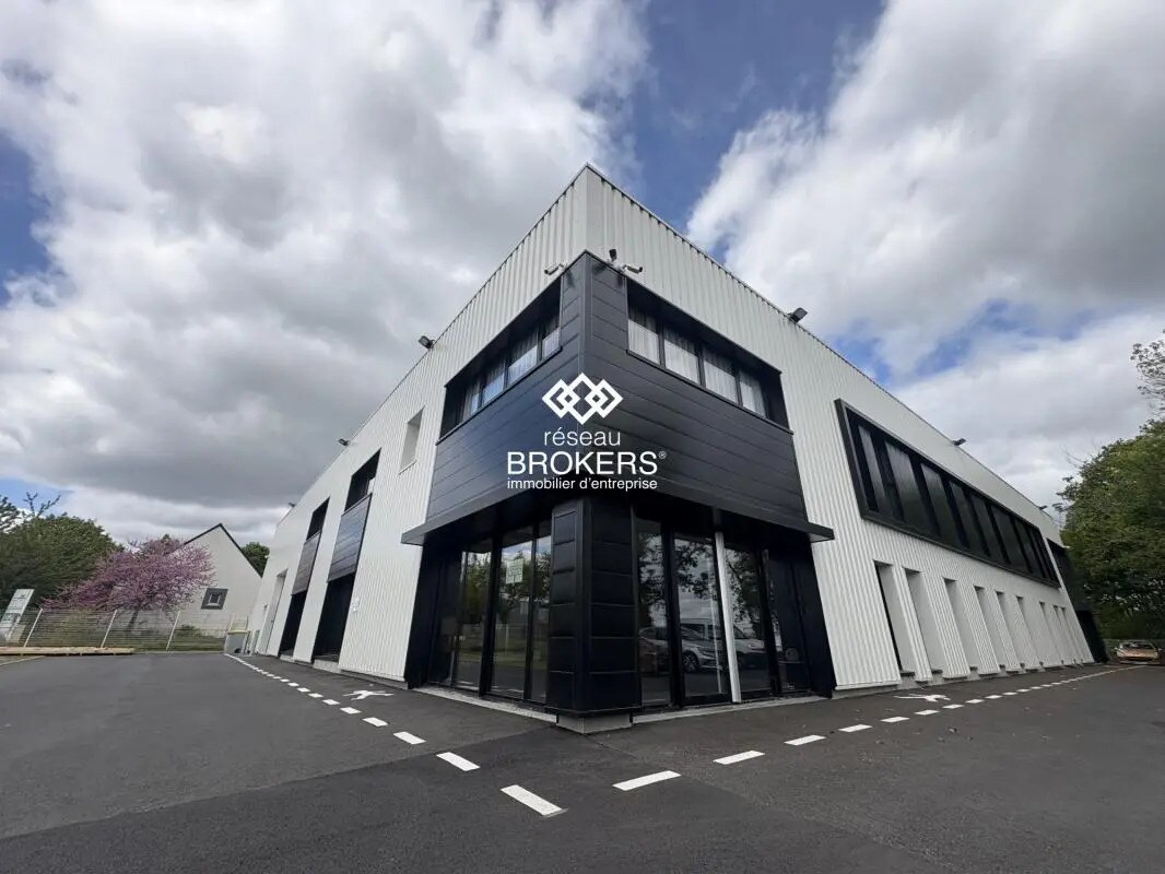 Light Industrial in Thouaré-sur-Loire for sale Building Photo- Image 1 of 4