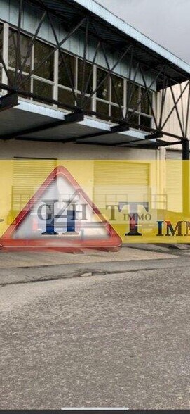 Industrial in Morangis to rent - Building Photo - Image 2 of 3
