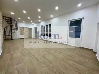 Location Commerce 98 m² - Photo 1