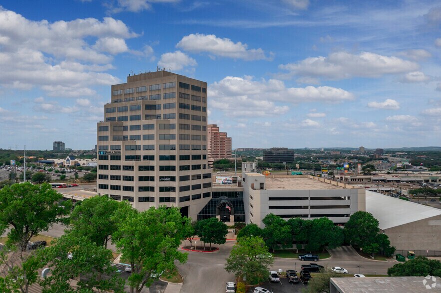 8023 Vantage Dr, San Antonio, TX for rent - Building Photo - Image 1 of 6