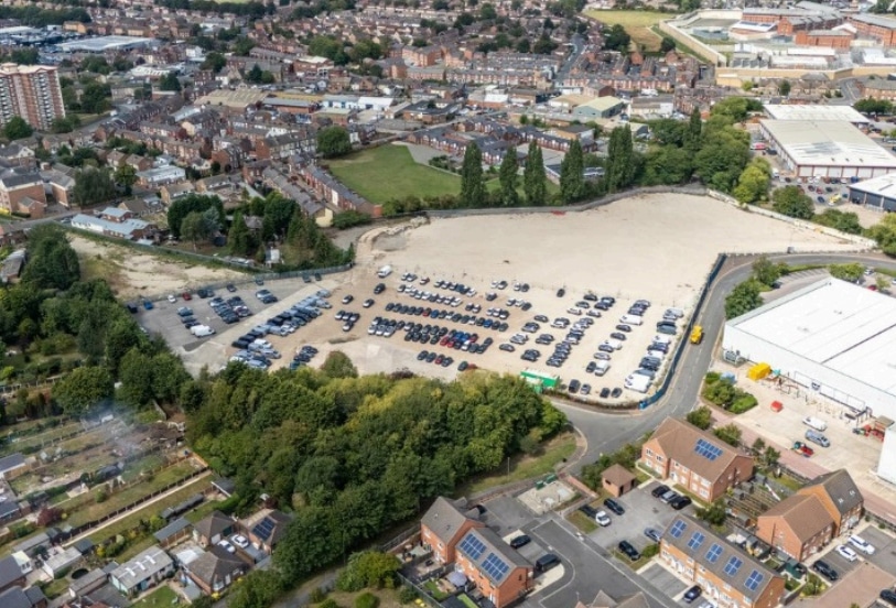 Colinsway, Wakefield to rent Aerial- Image 1 of 2