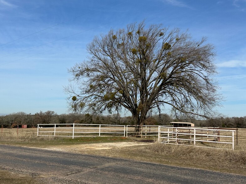 873 Anderson, Whitesboro, TX for rent - Primary Photo - Image 1 of 5