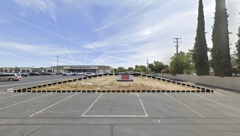 E. Barstow Ave and N. First St., Fresno, CA for rent - Primary Photo - Image 1 of 3