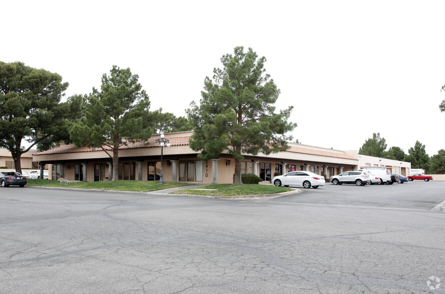 2470 Chandler Ave, Las Vegas, NV for rent - Primary Photo - Image 1 of 5